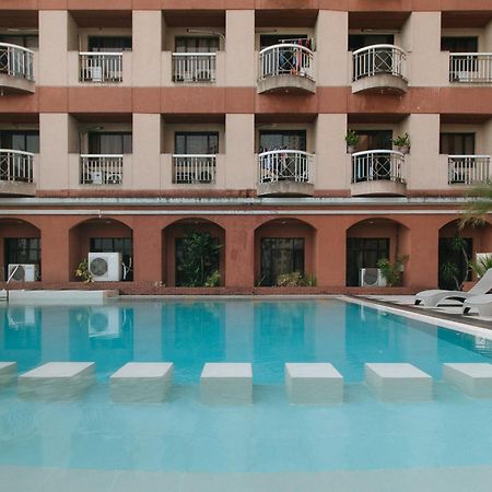 Torre Venezia Suites Quezon City Buitenkant foto