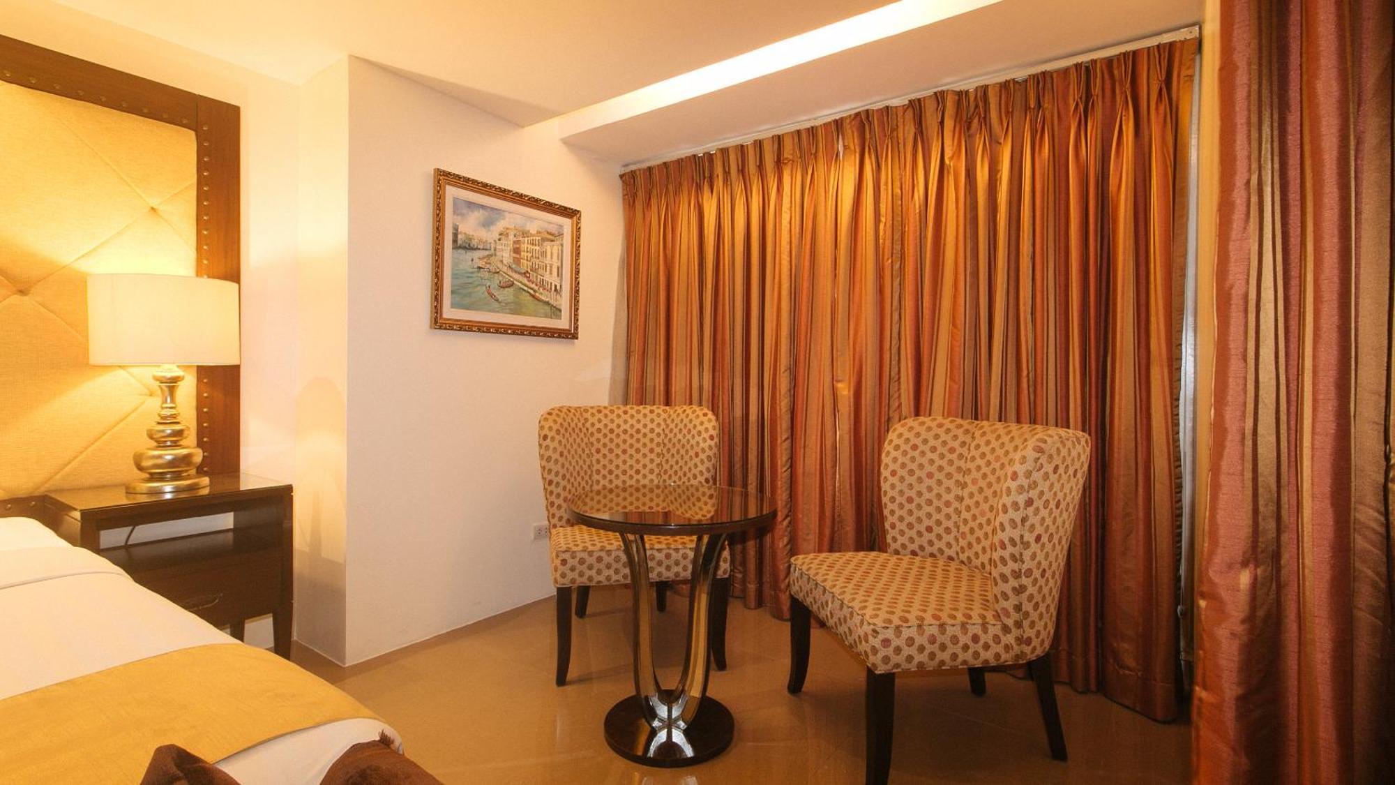 Torre Venezia Suites Quezon City Buitenkant foto
