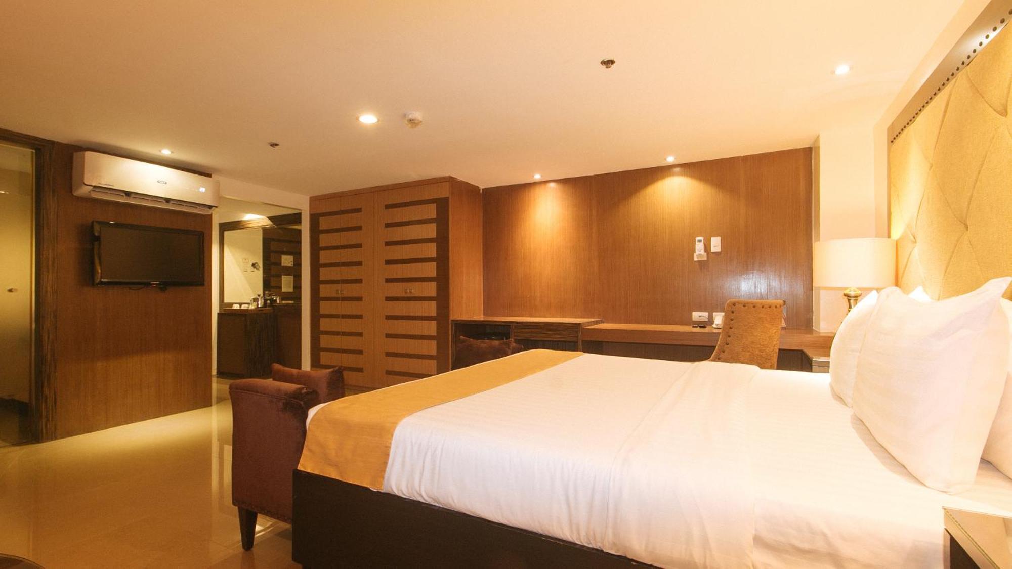 Torre Venezia Suites Quezon City Buitenkant foto