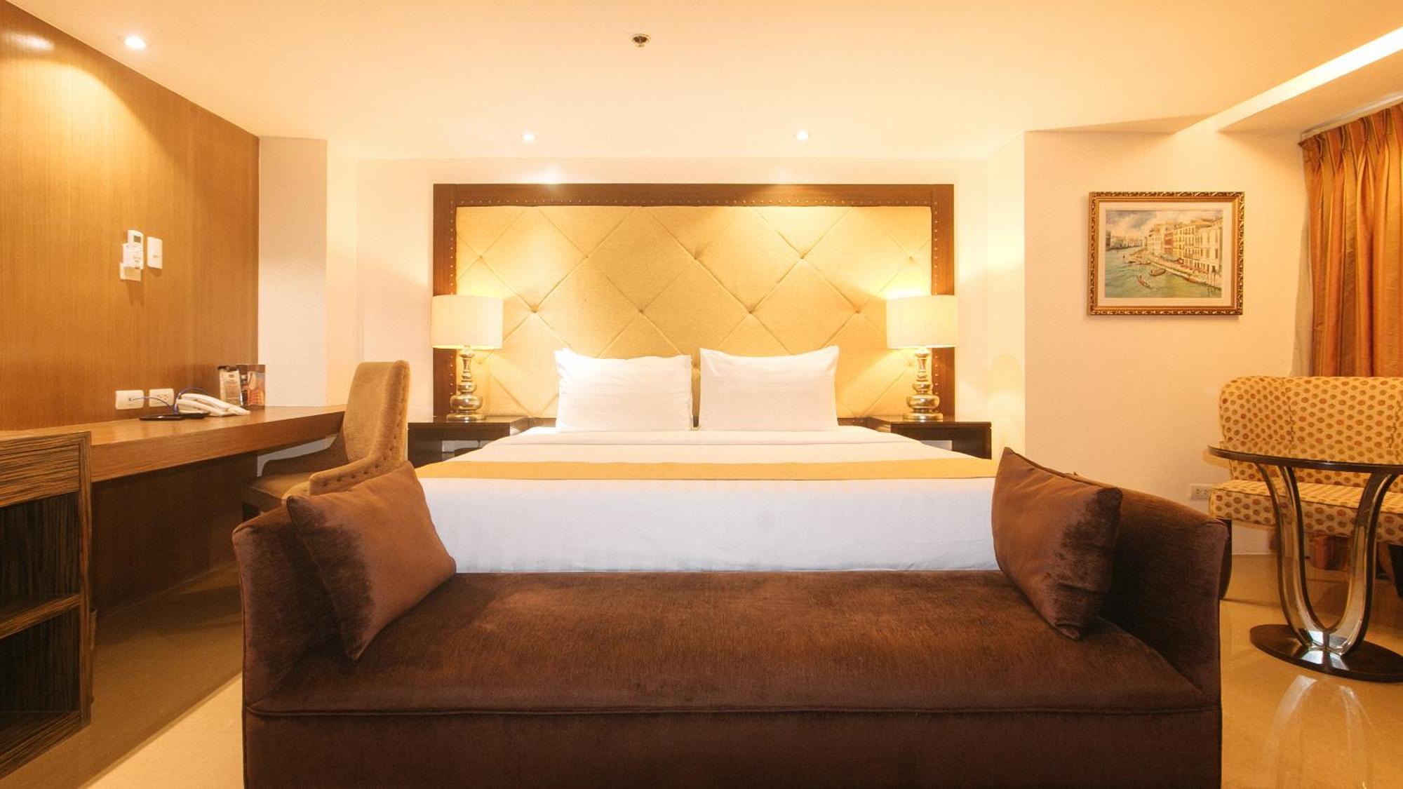 Torre Venezia Suites Quezon City Buitenkant foto