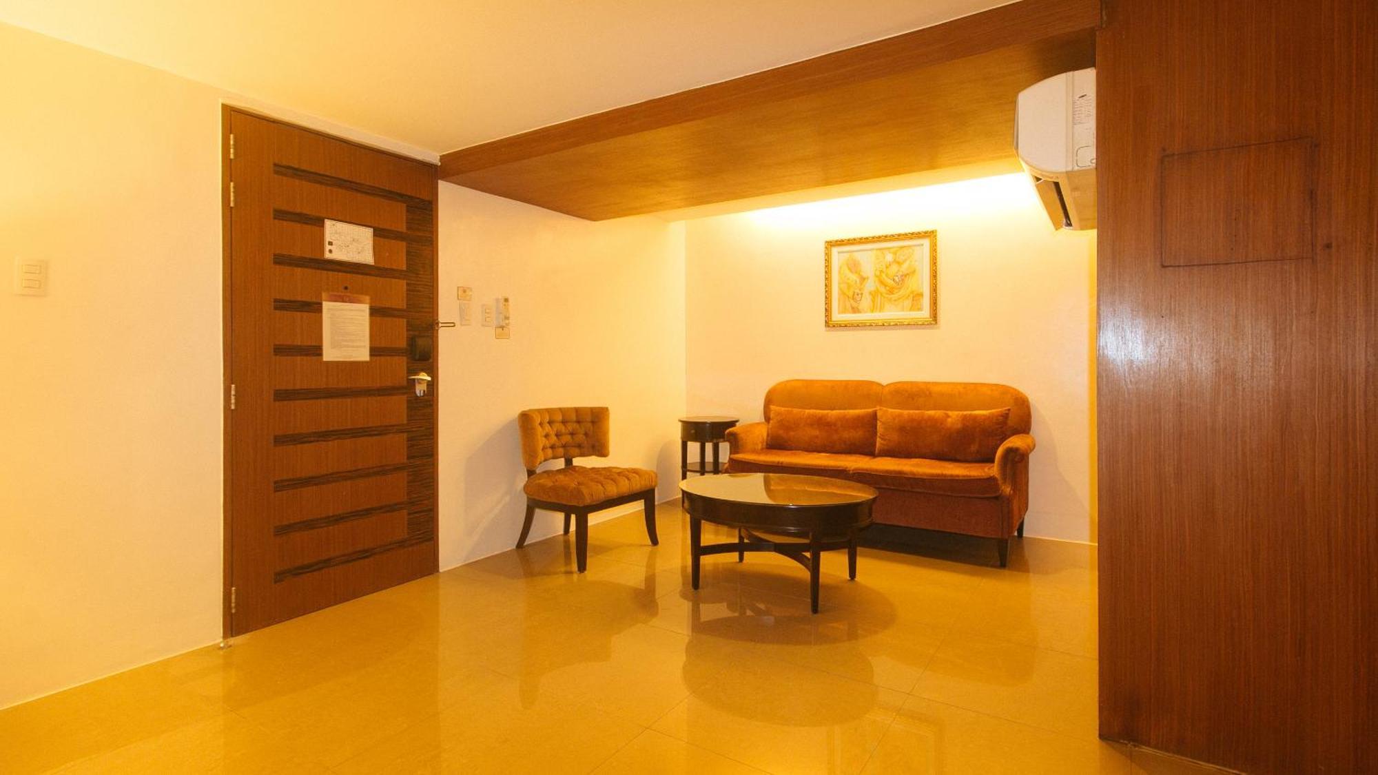 Torre Venezia Suites Quezon City Buitenkant foto