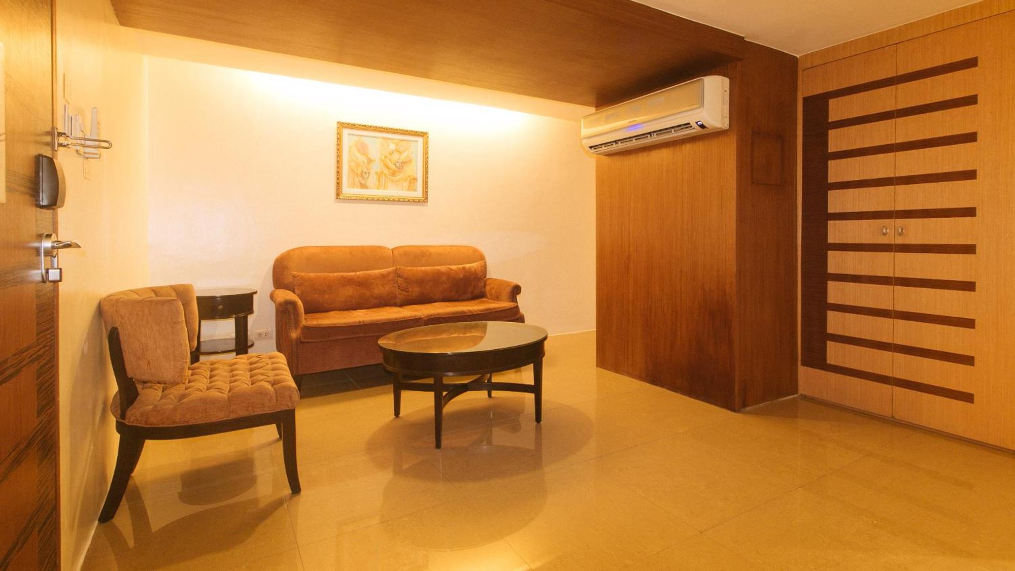Torre Venezia Suites Quezon City Buitenkant foto