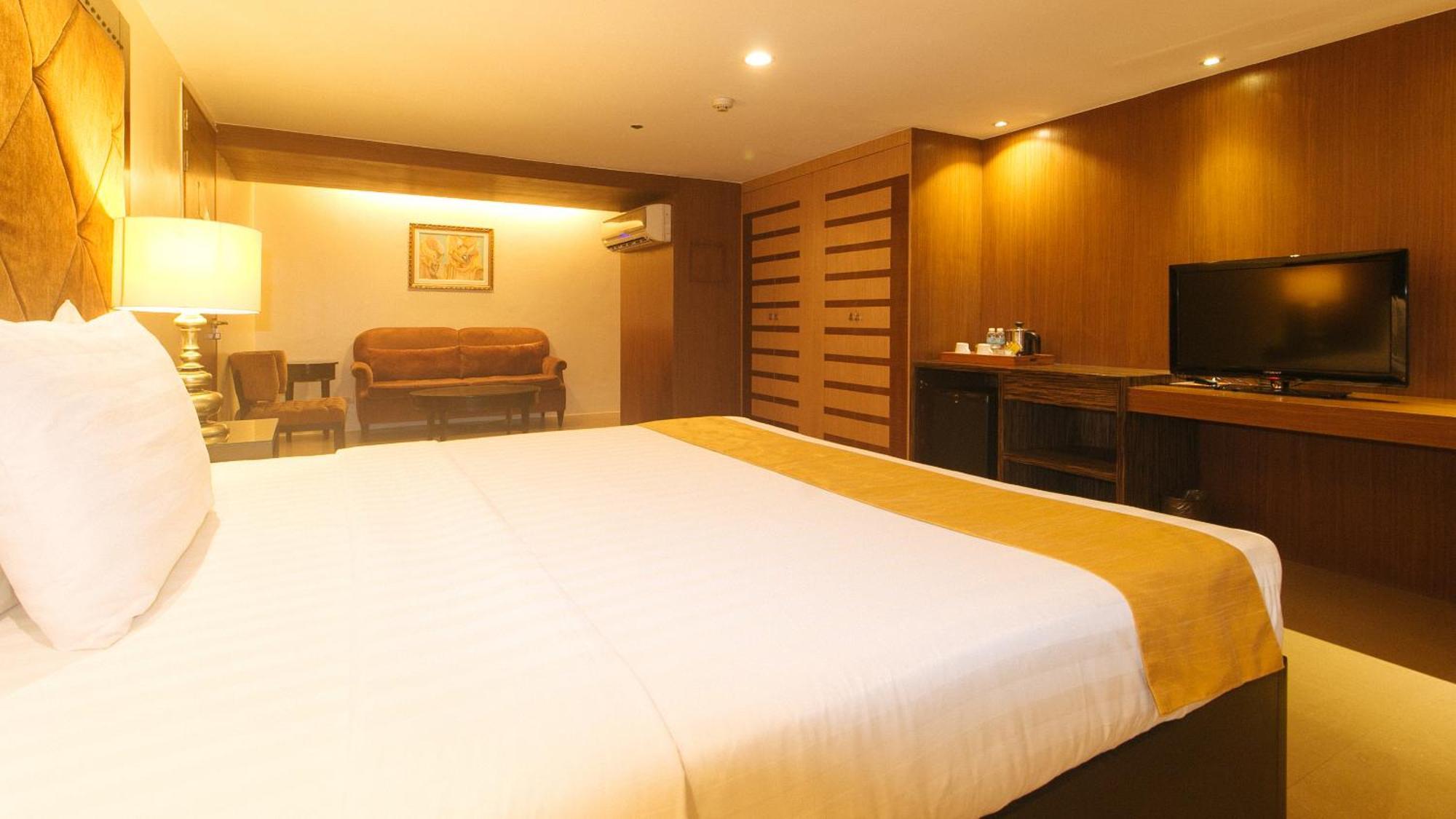 Torre Venezia Suites Quezon City Buitenkant foto
