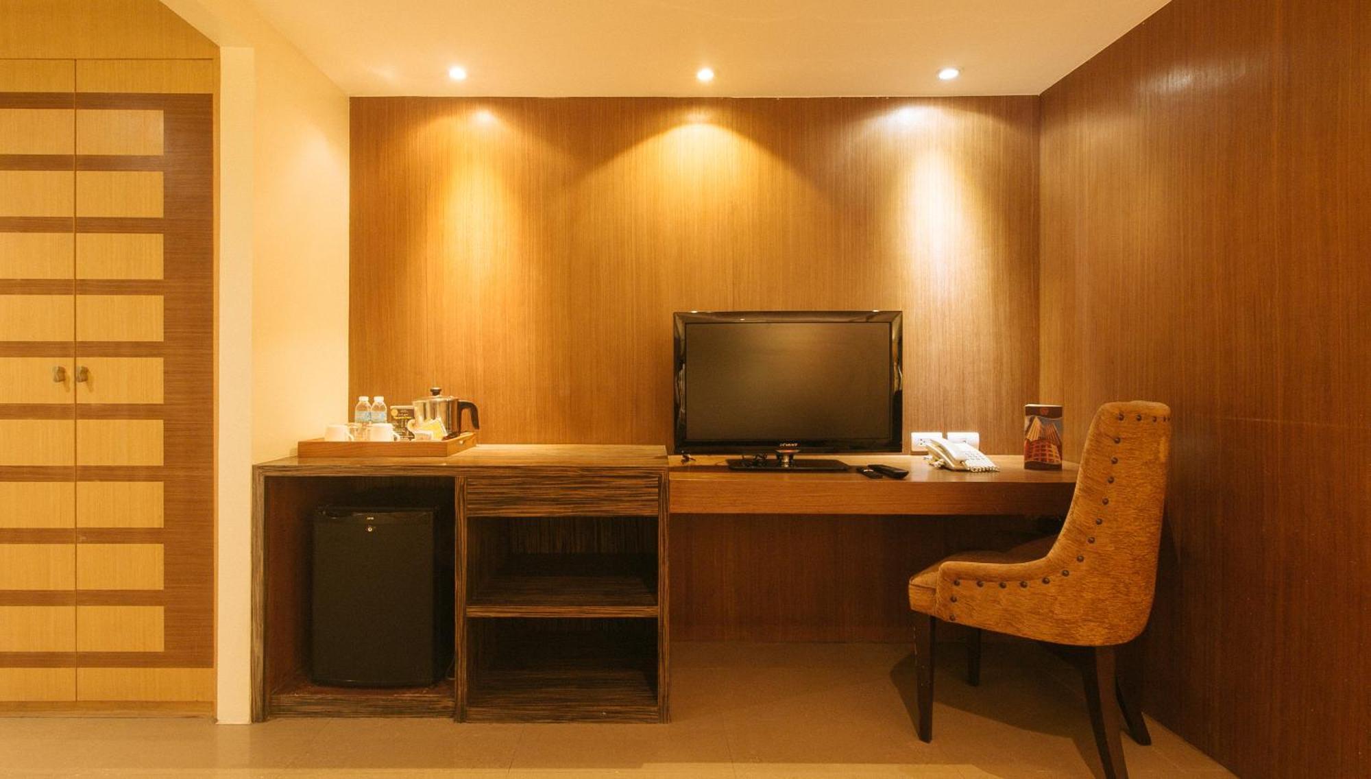 Torre Venezia Suites Quezon City Buitenkant foto
