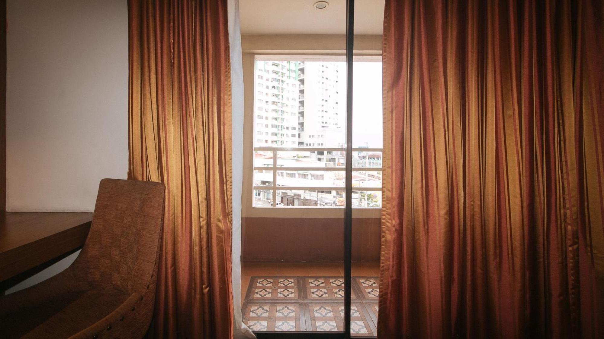 Torre Venezia Suites Quezon City Buitenkant foto