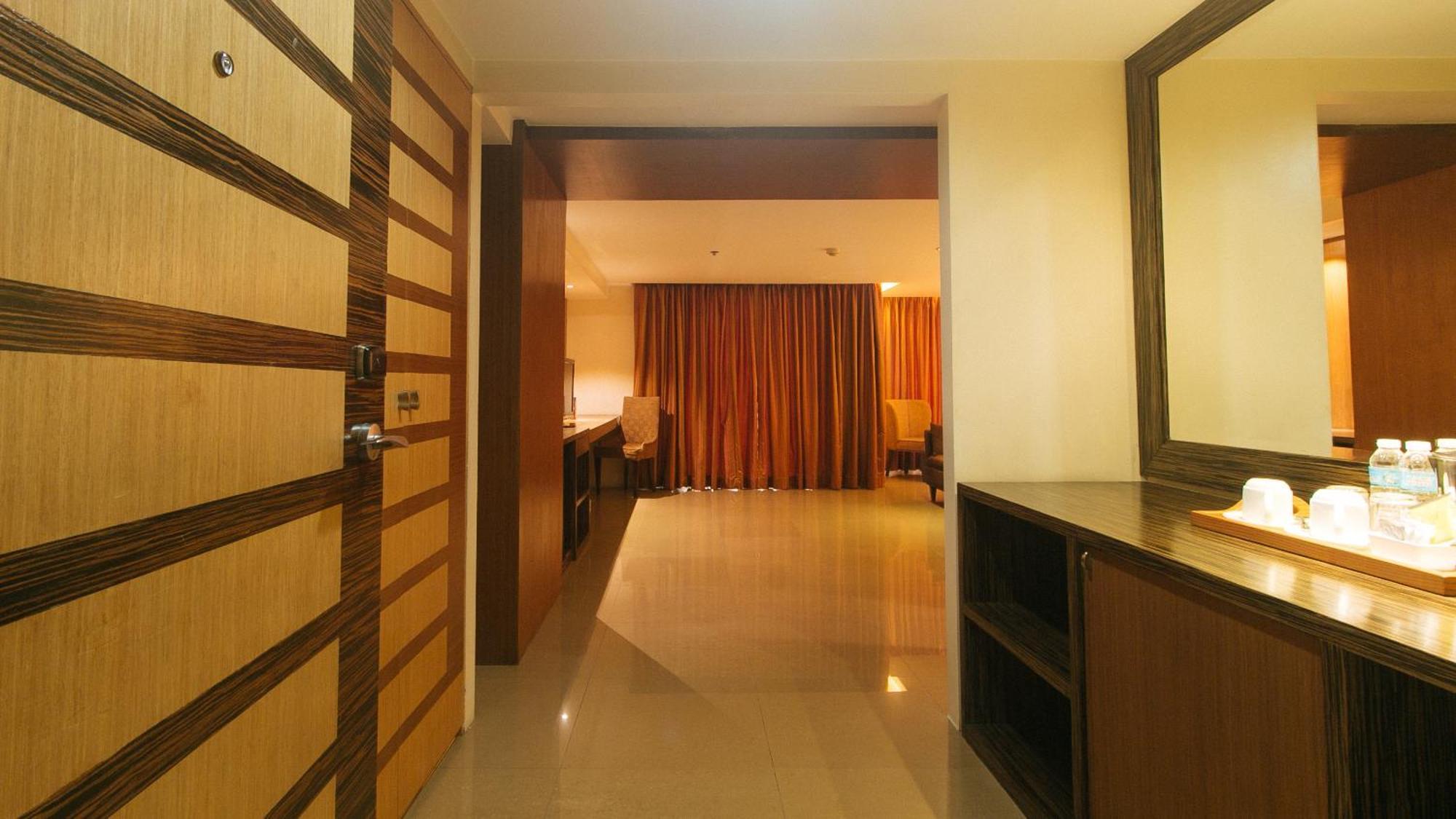 Torre Venezia Suites Quezon City Buitenkant foto