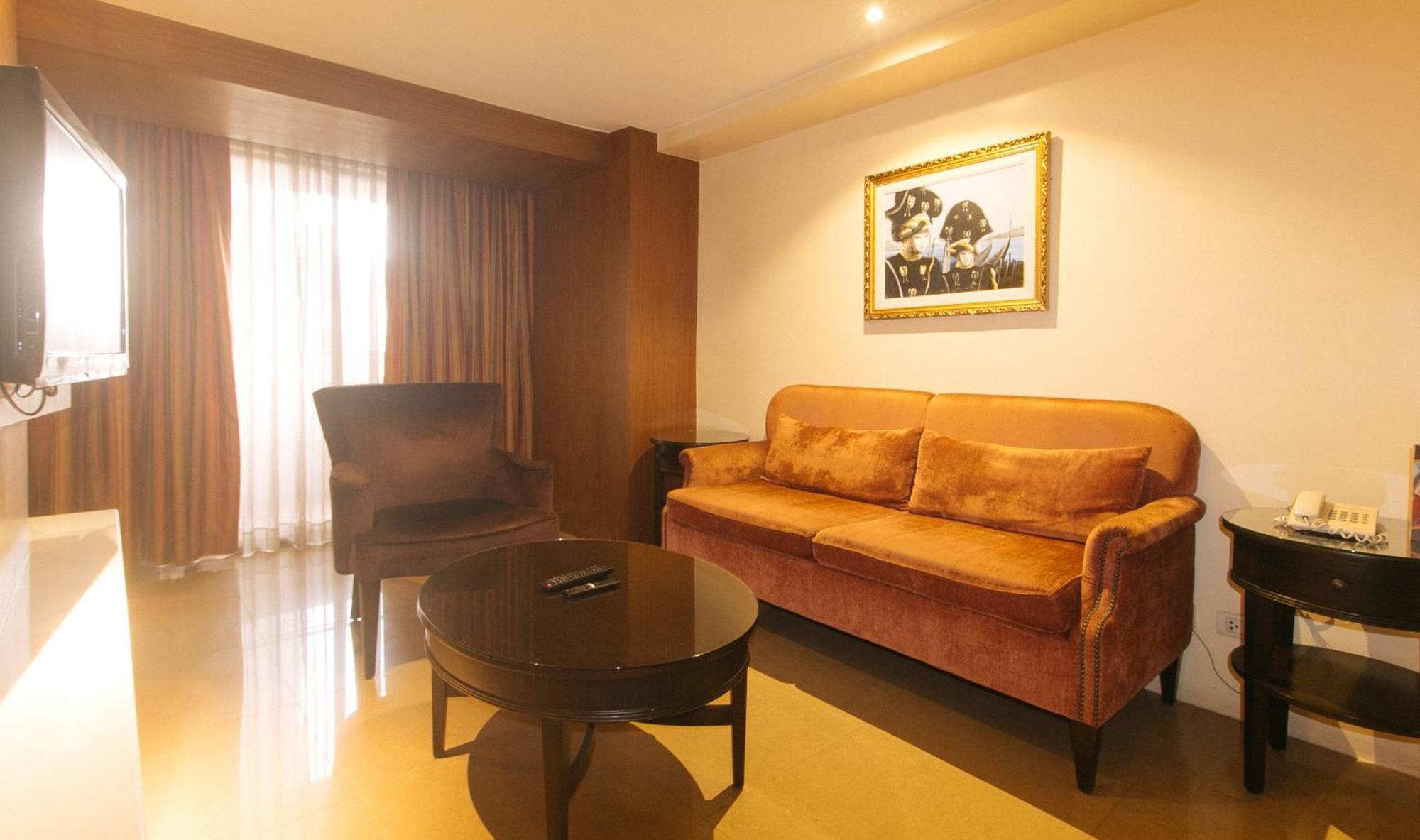 Torre Venezia Suites Quezon City Buitenkant foto