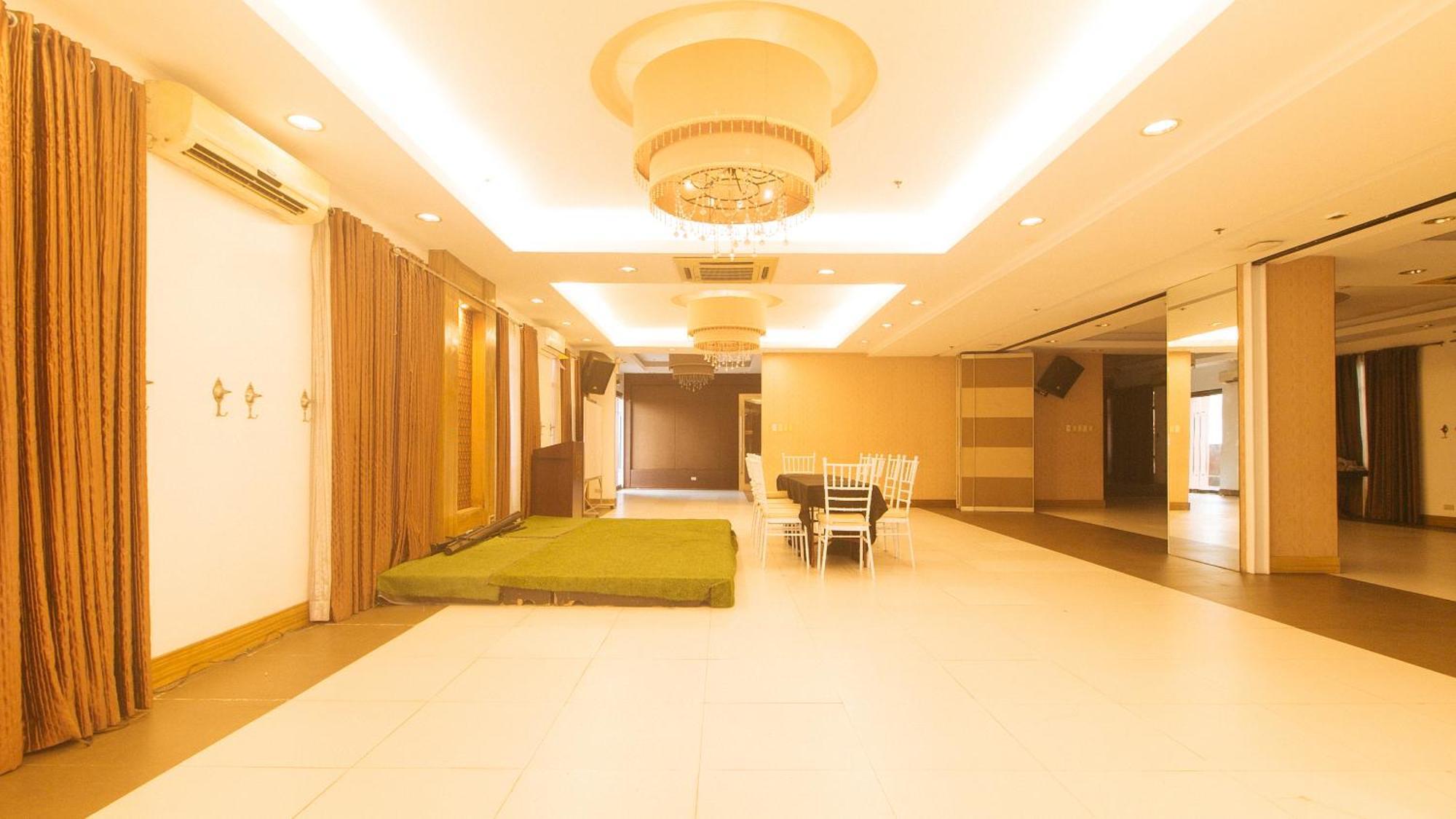 Torre Venezia Suites Quezon City Buitenkant foto