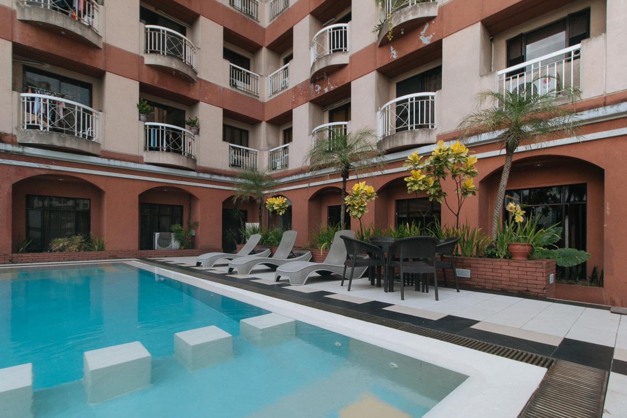 Torre Venezia Suites Quezon City Buitenkant foto